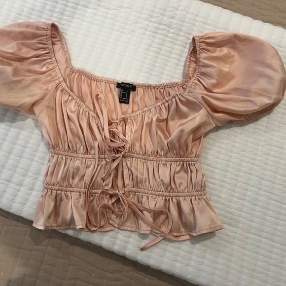Forever 21 Light Peach Puff Sleeve Crop Top - Picture 1 of 7